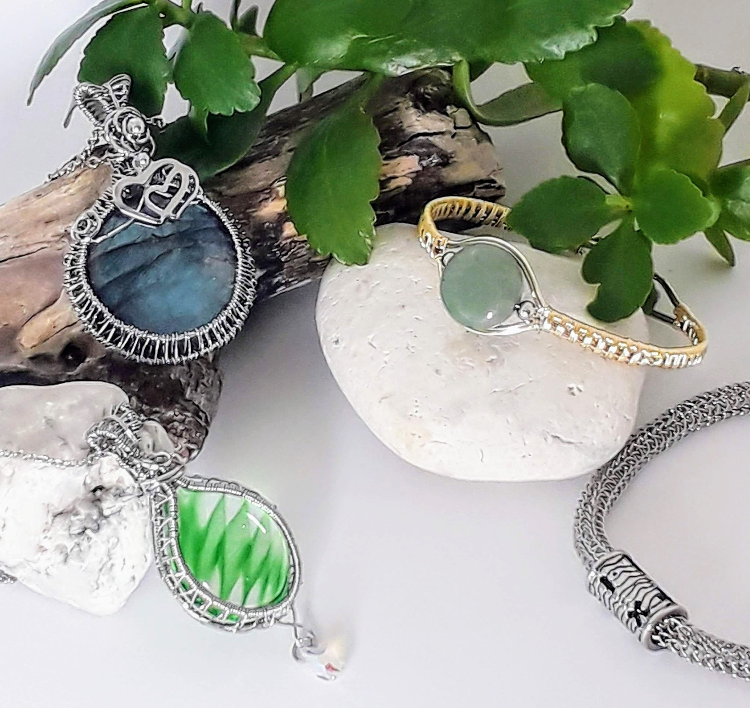 bijoux-wire-wrapping-artisanaux-acier-inoxydable-le-monde-en-cy