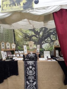 stand le monde en cy bijoux fête viking Jumièges