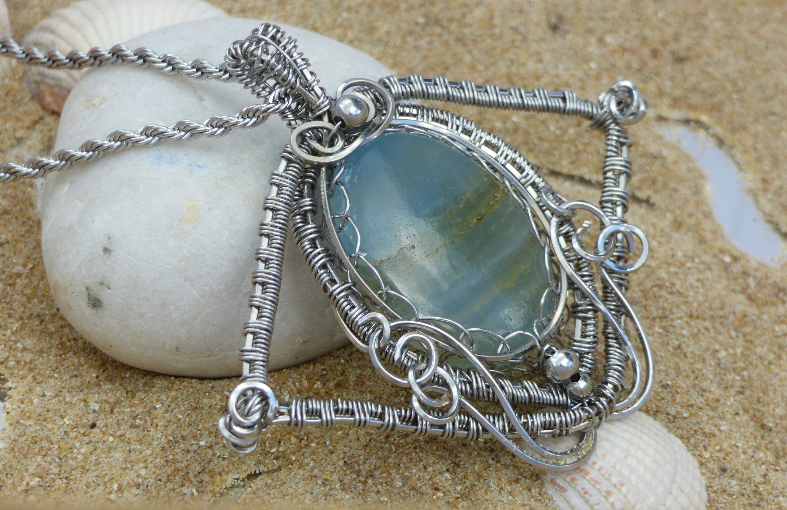 Pendentif Calcite Caraibes Wire Wrapping Acier Inoxydable – Image 2